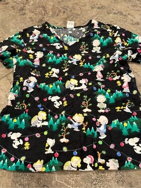 🥦Holiday Snoopy Print scrub top
